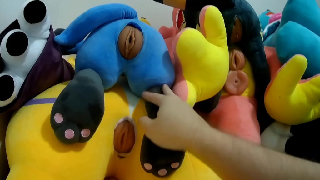 plushies neuken met knuffels 